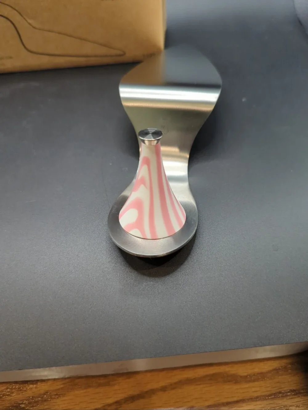 Pampered Chef- Pink Zebra High Heel Cake Server with Box- #1171- Magnetic Heel